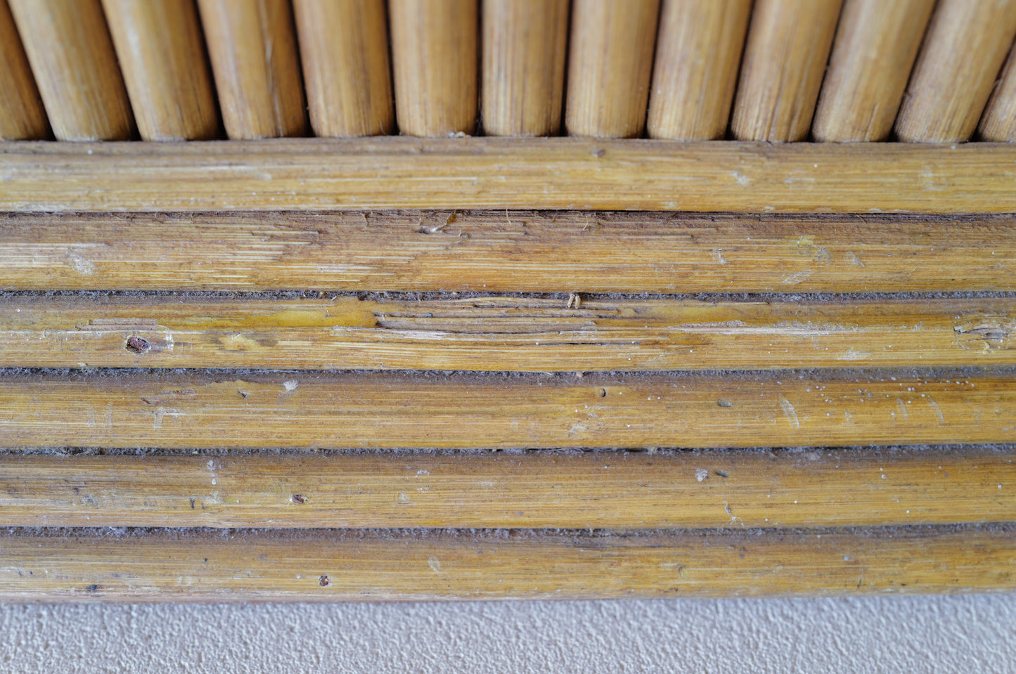 Rattan and bamboo display shelf 1970s ②