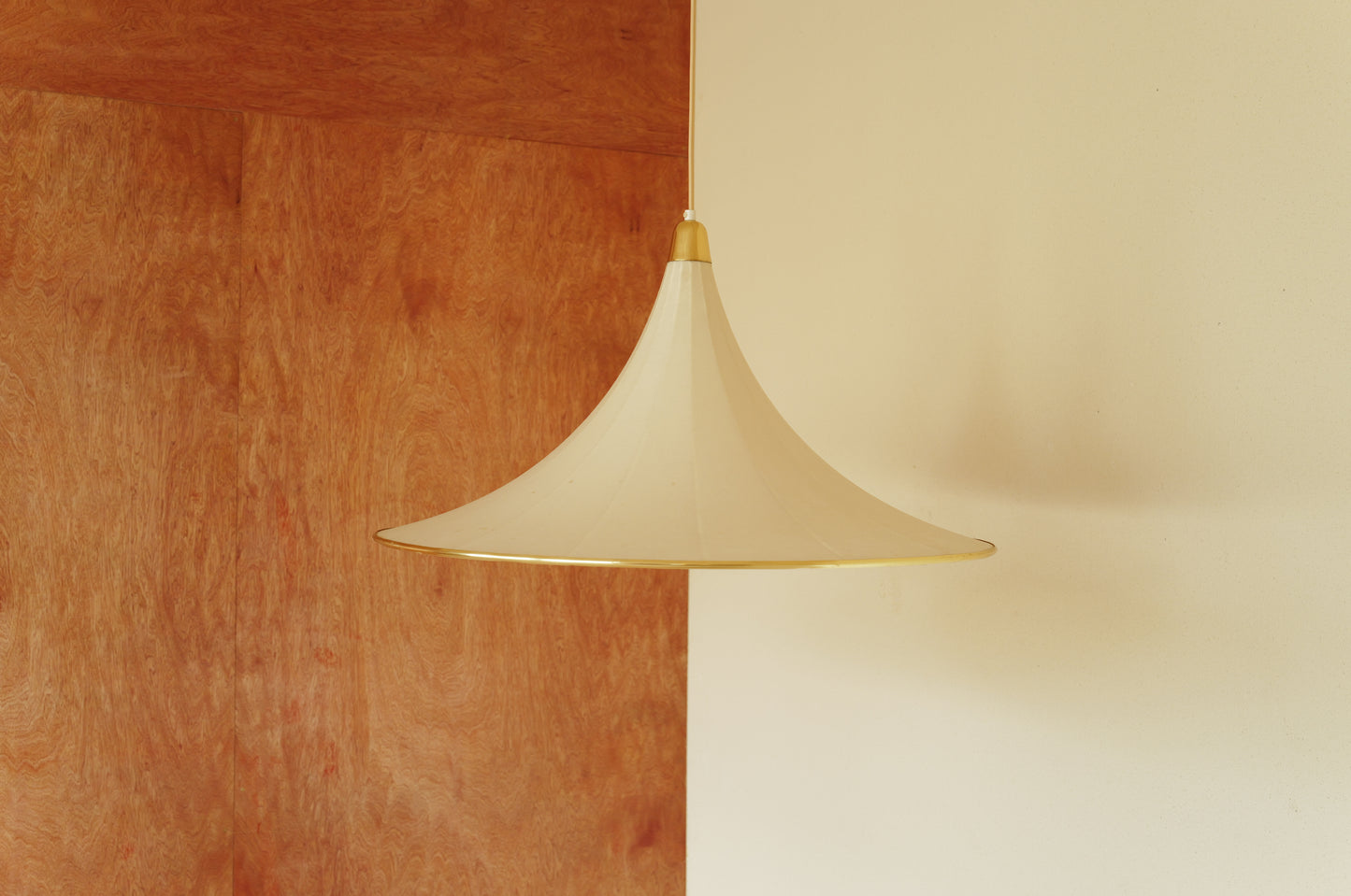 1960s cocoon pendant lamp.Trumpet design Italian XXL