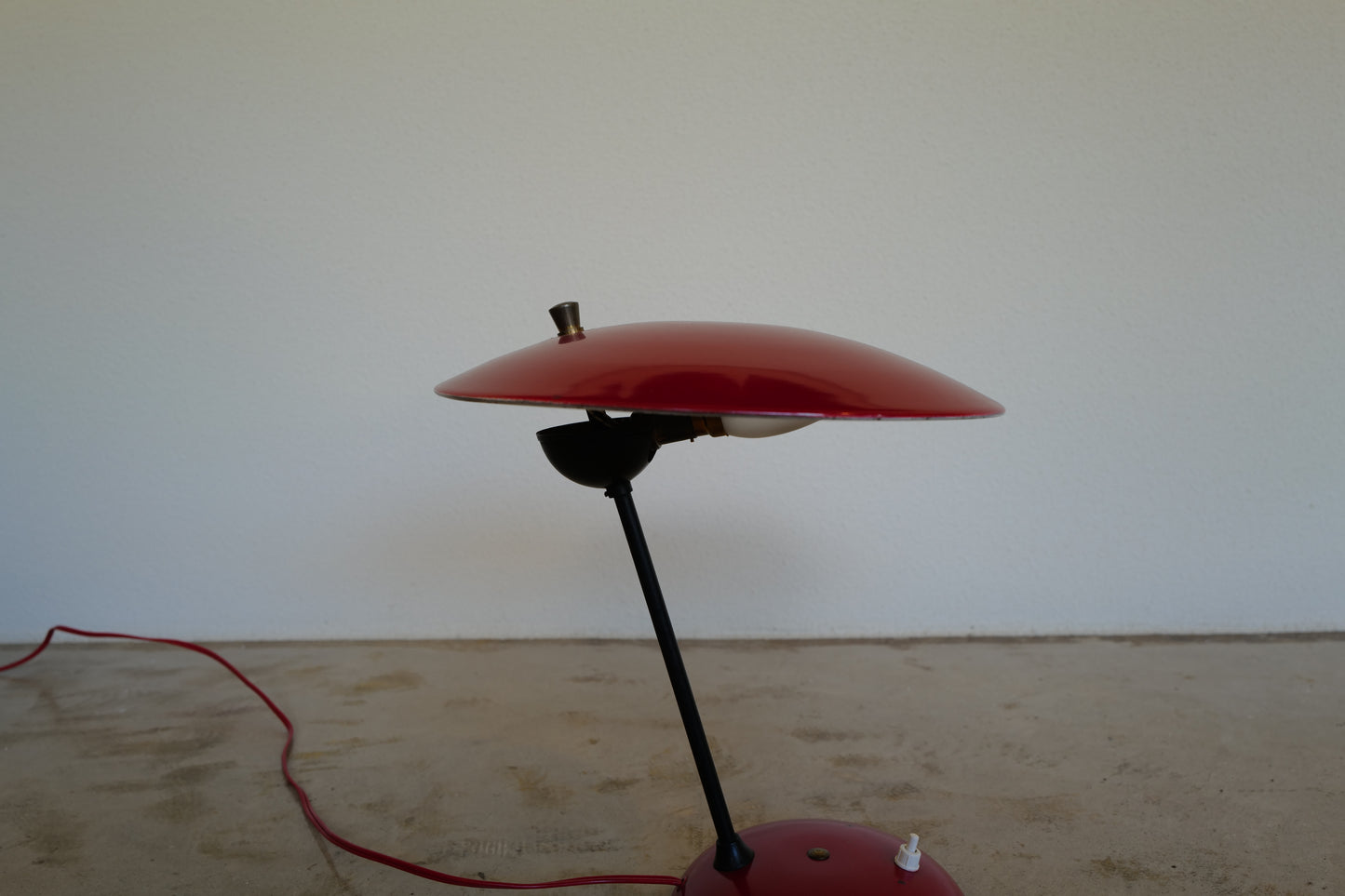 Stilnovo Enamel Metal and Brass Table Lamp 1950s Itary