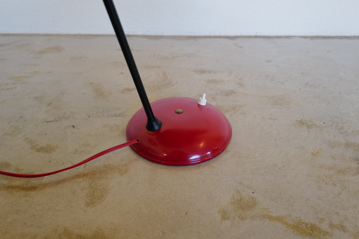 Stilnovo Enamel Metal and Brass Table Lamp 1950s Itary