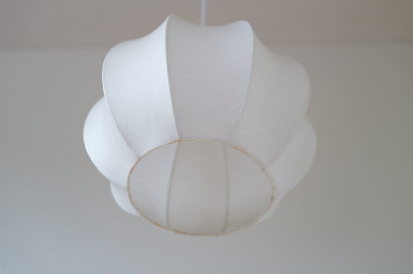 1970s cocoon pendant lamp　Italy