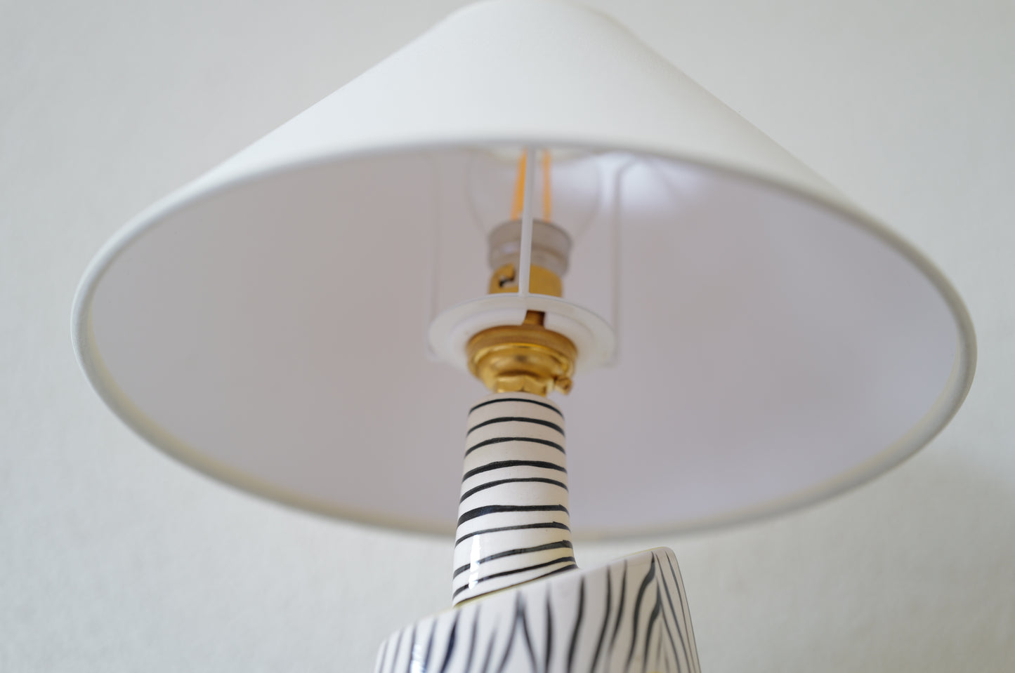 1950s. French ceramic table lamp <pin hell on zebra>