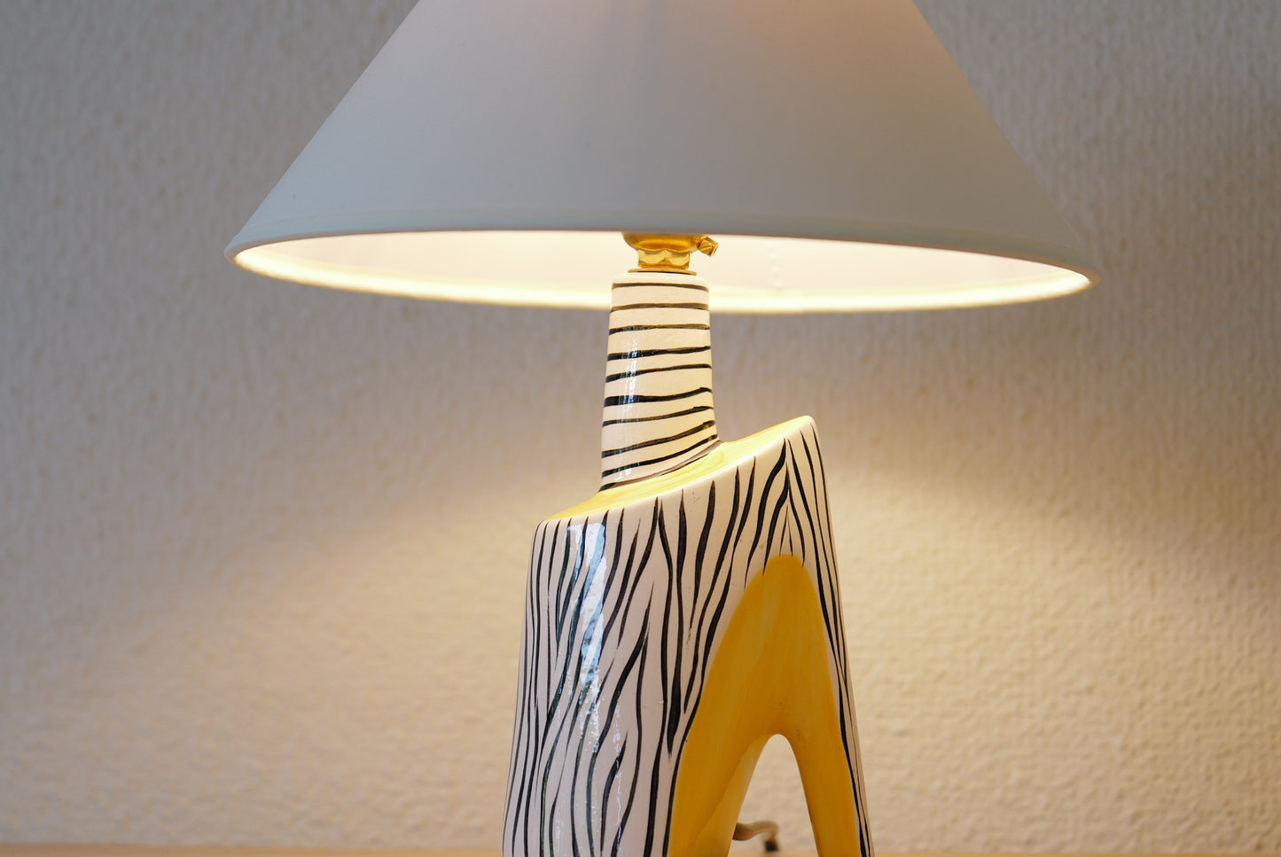 1950s. French ceramic table lamp <pin hell on zebra>