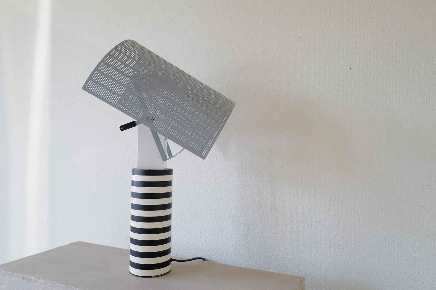 Postmodern vintage table lamp by Mario Botta "shogun " 1980s　Italy　Artemide