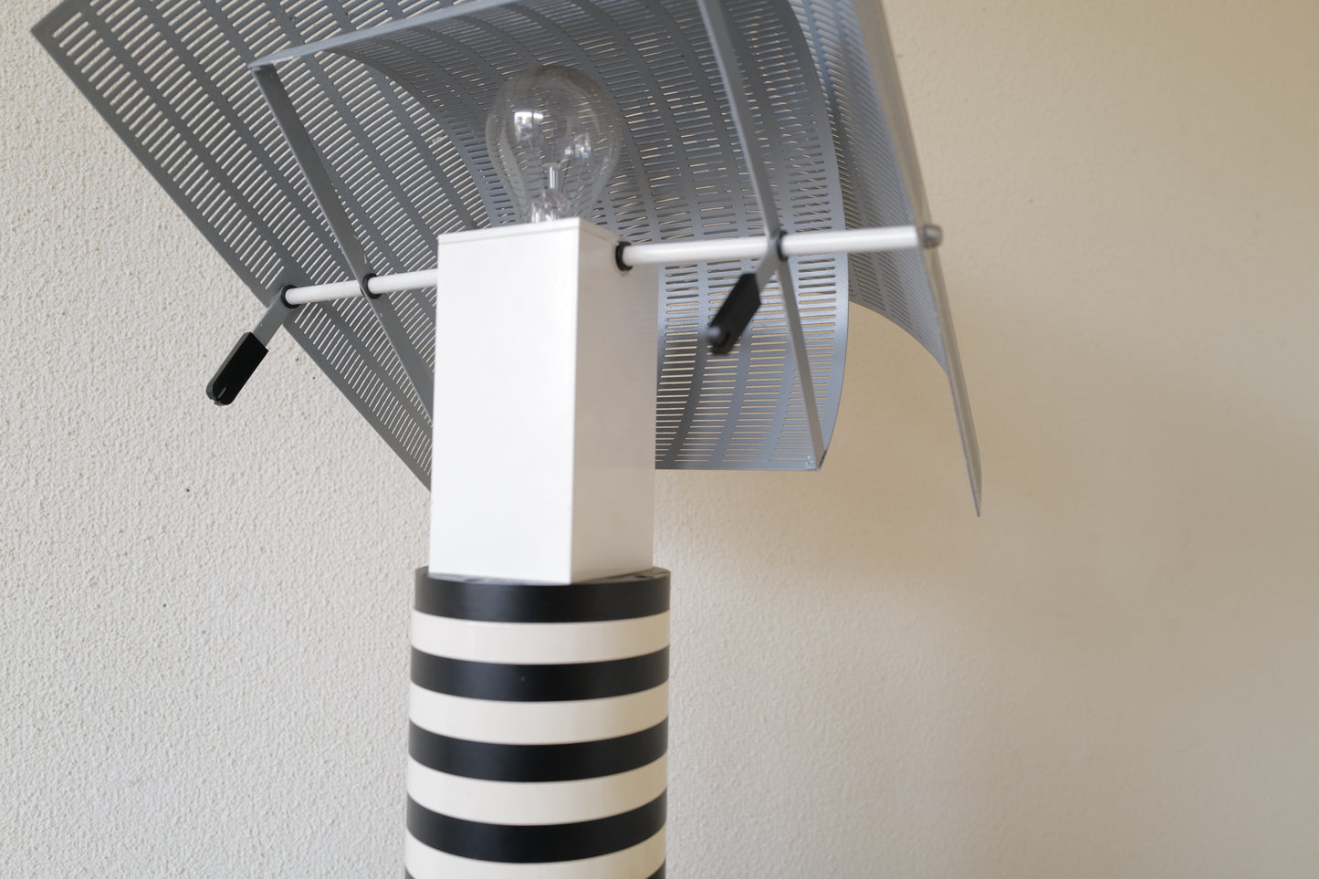 Postmodern vintage table lamp by Mario Botta "shogun " 1980s　Italy　Artemide