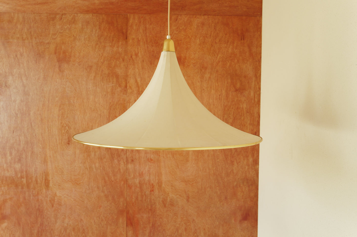 1960s cocoon pendant lamp.Trumpet design Italian XXL