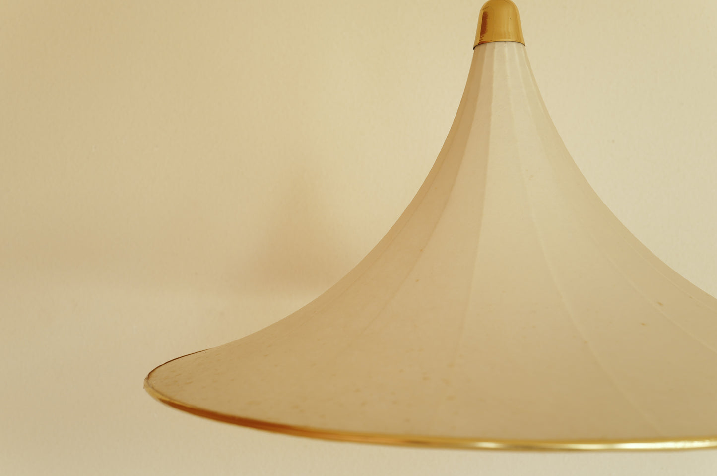 1960s cocoon pendant lamp.Trumpet design Italian XXL