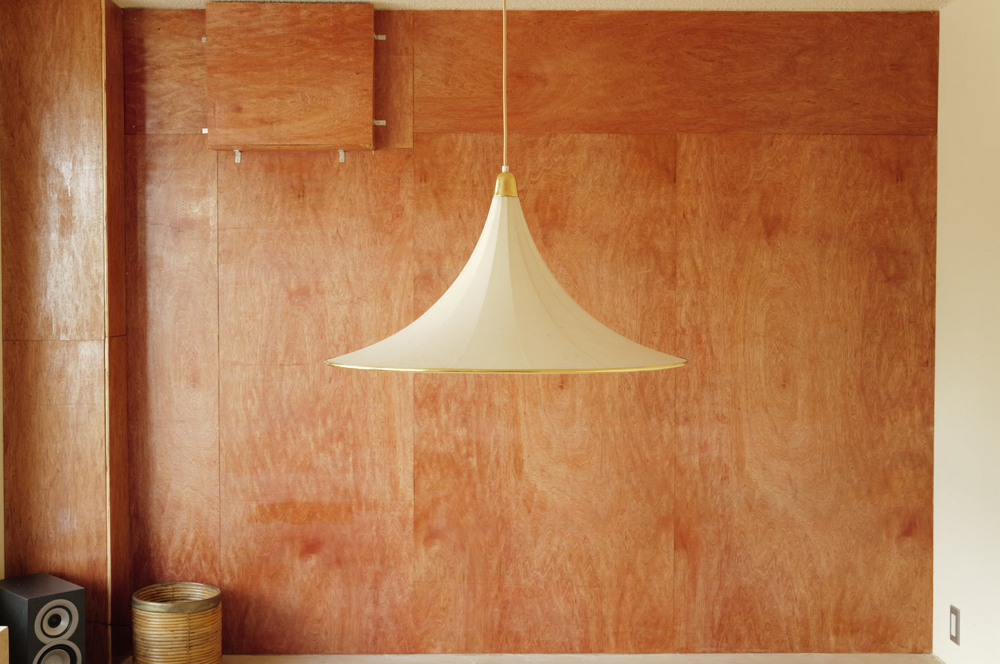 1960s cocoon pendant lamp.Trumpet design Italian XXL