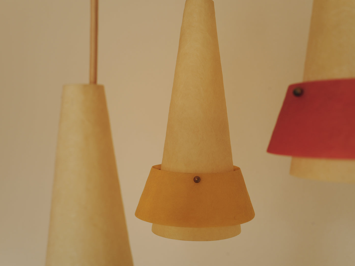 1950s fiberglass cascade ceiling lamp. 3 shades