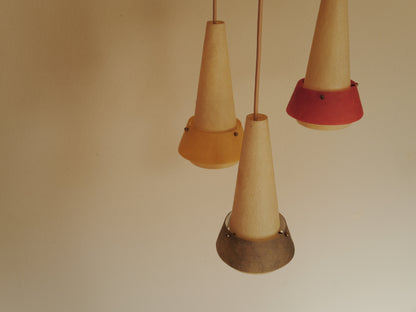 1950s fiberglass cascade ceiling lamp. 3 shades