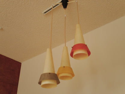 1950s fiberglass cascade ceiling lamp. 3 shades