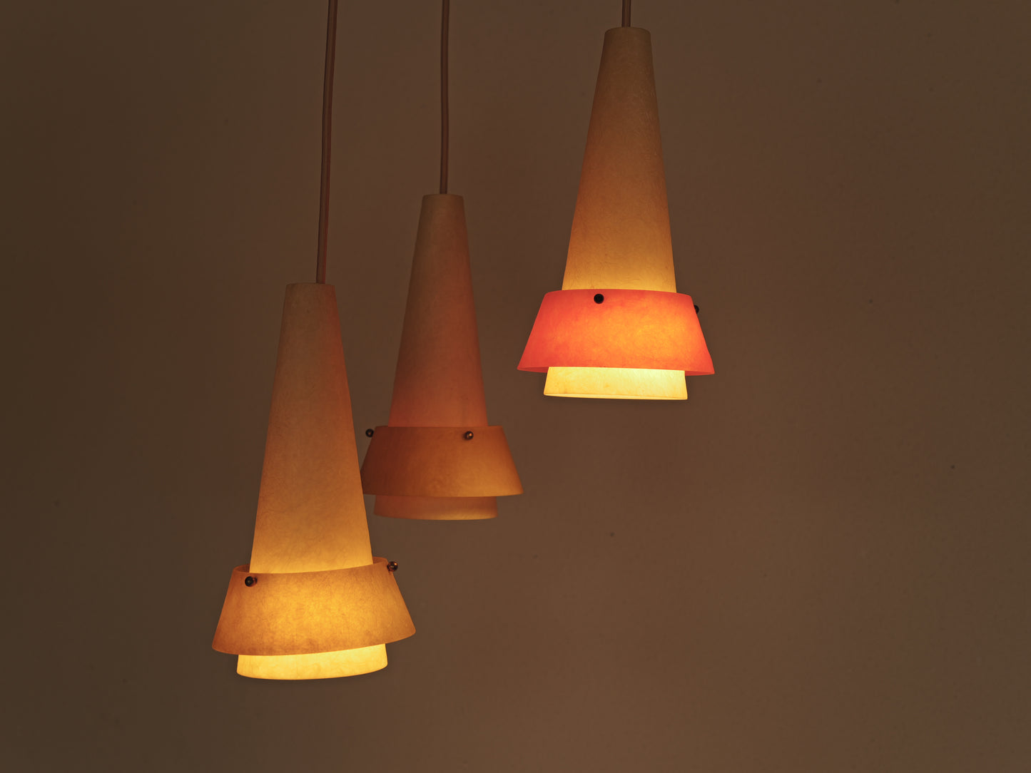 1950s fiberglass cascade ceiling lamp. 3 shades