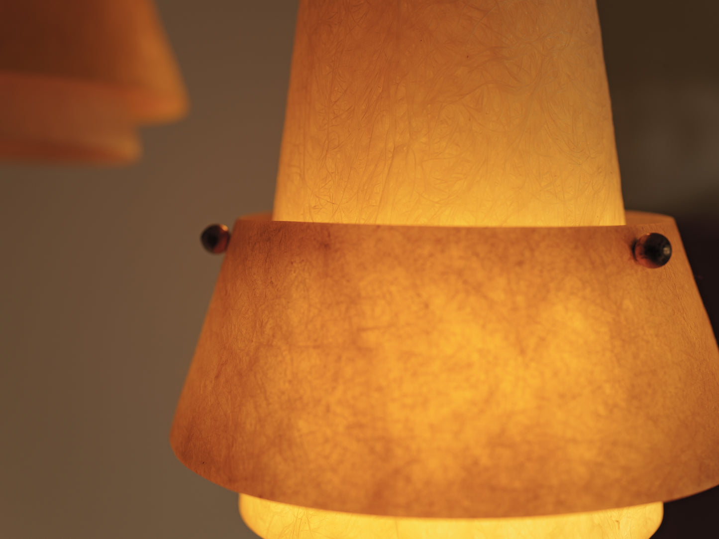 1950s fiberglass cascade ceiling lamp. 3 shades