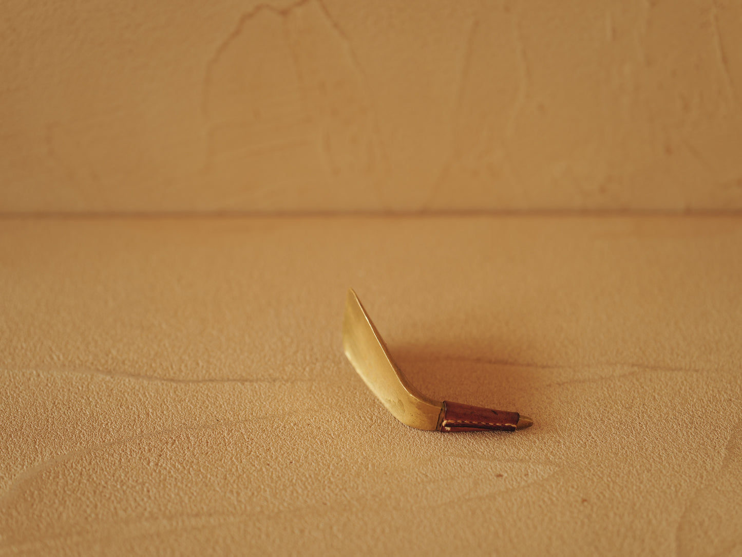 Carl Auböck  Brass shoe horn, handles covered with brown leather Modell 3658