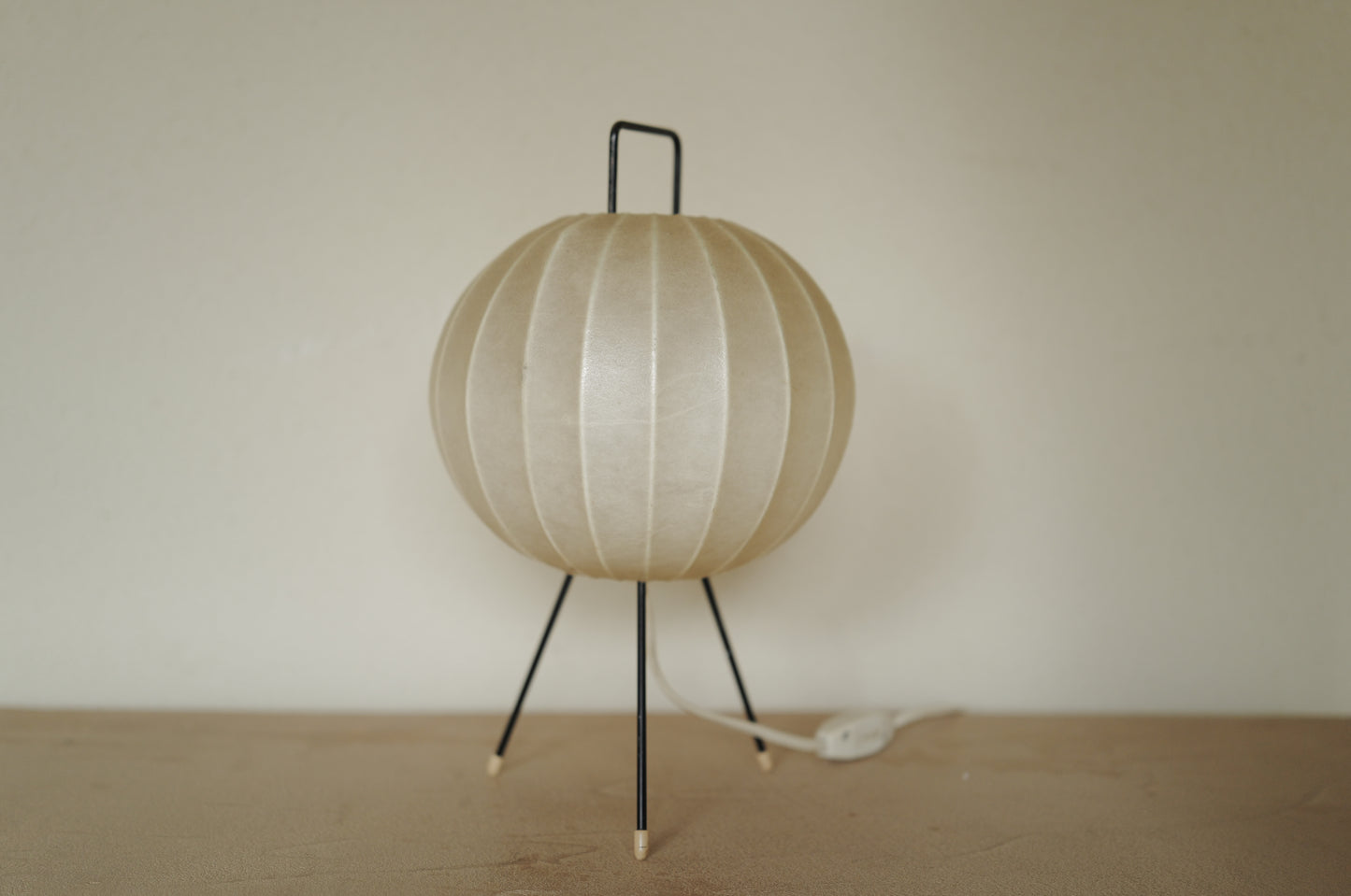 1960s Cocoon tripod table lamp　②