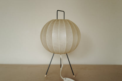 1960s Cocoon tripod table lamp　②