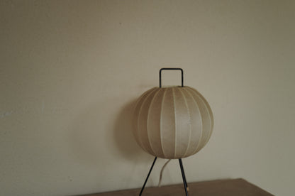1960s Cocoon tripod table lamp　②
