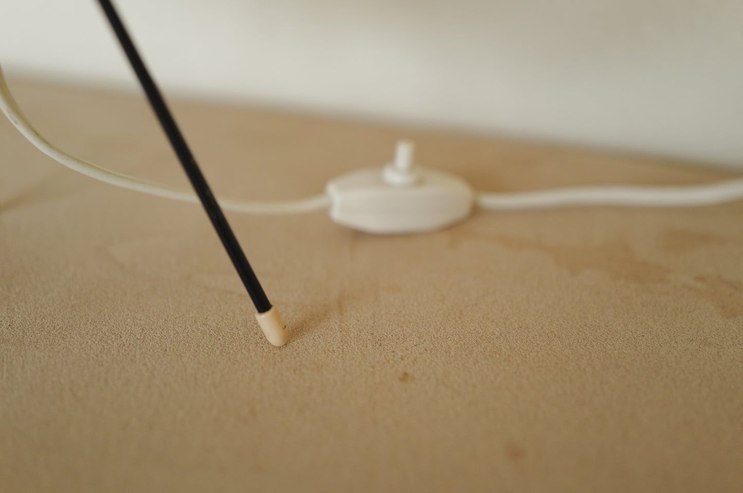 1960s Cocoon tripod table lamp　②