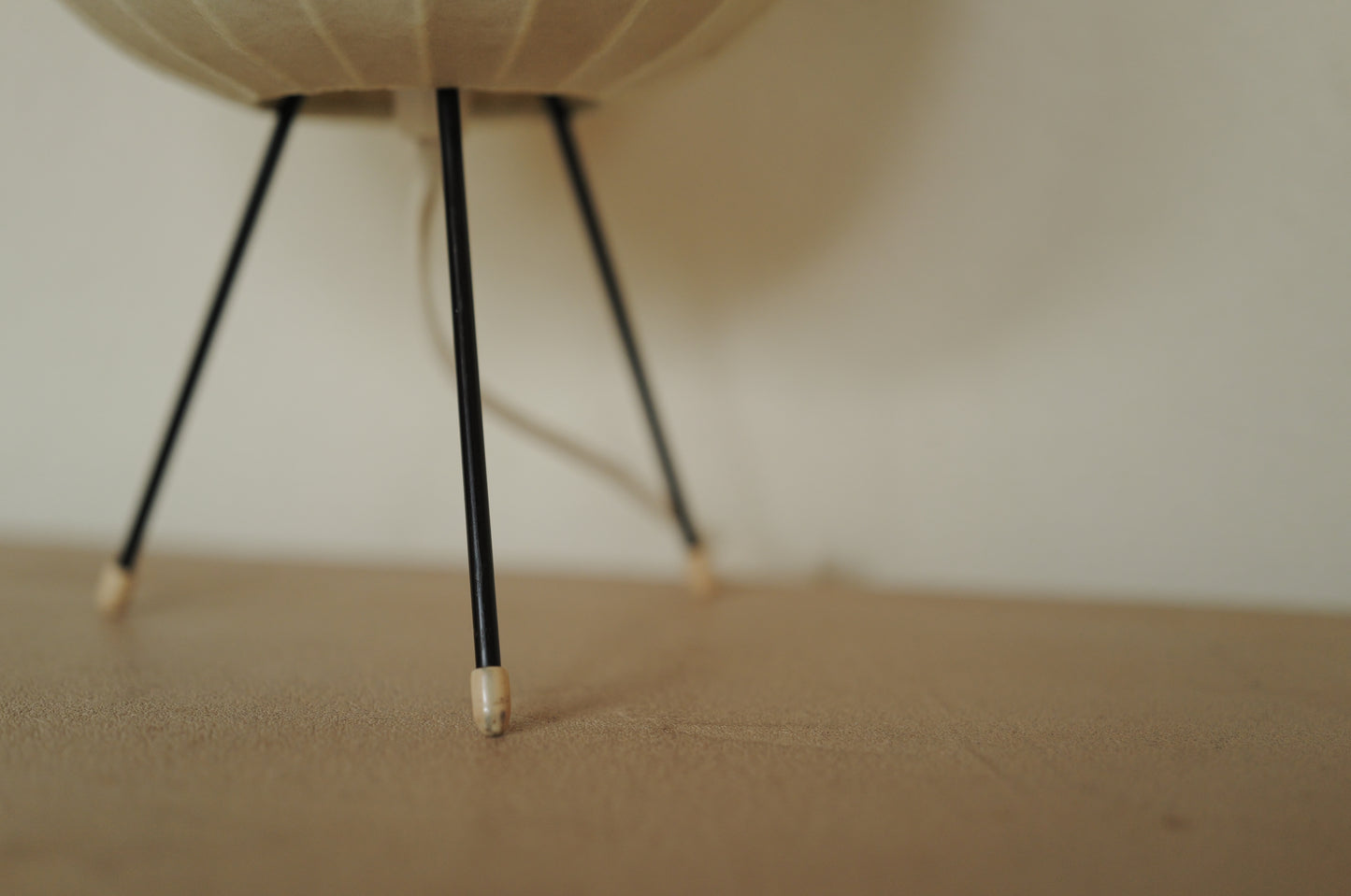 1960s Cocoon tripod table lamp　②