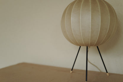 1960s Cocoon tripod table lamp　②