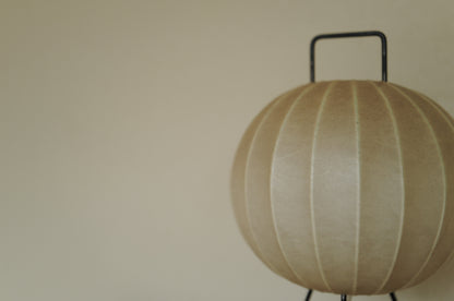 1960s Cocoon tripod table lamp　②