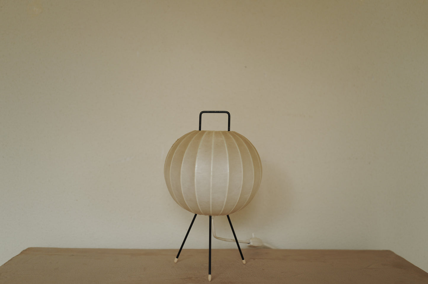 1960s Cocoon tripod table lamp ①