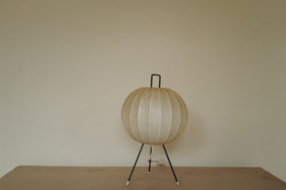 1960s Cocoon tripod table lamp ①