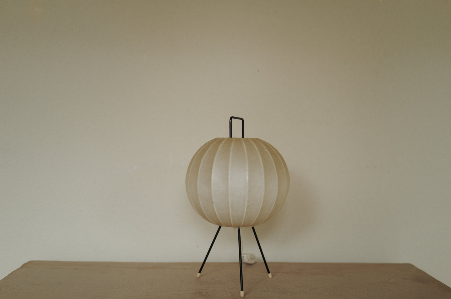 1960s Cocoon tripod table lamp ①