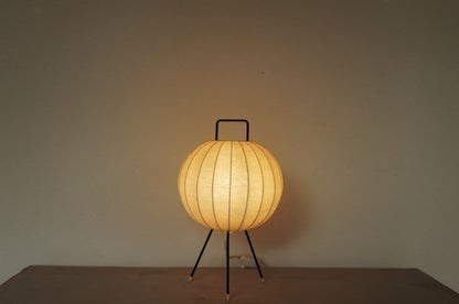 1960s Cocoon tripod table lamp ①