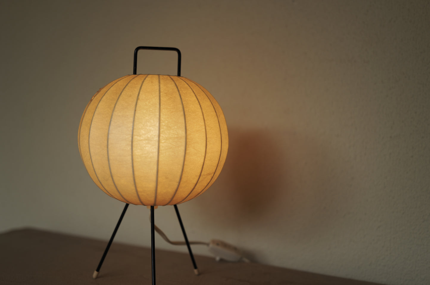 1960s Cocoon tripod table lamp ①