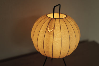 1960s Cocoon tripod table lamp ①