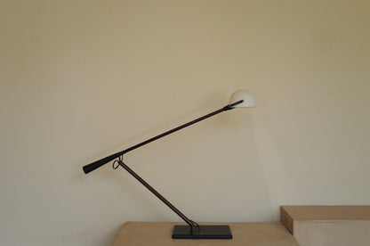 1970s Table lamp model 613 designed by Paolo Rizzatto & Gino Sarfatti. Produced by Arteluce in Italy.