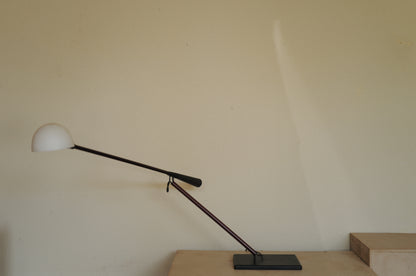 1970s Table lamp model 613 designed by Paolo Rizzatto & Gino Sarfatti. Produced by Arteluce in Italy.