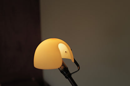 1970s Table lamp model 613 designed by Paolo Rizzatto & Gino Sarfatti. Produced by Arteluce in Italy.
