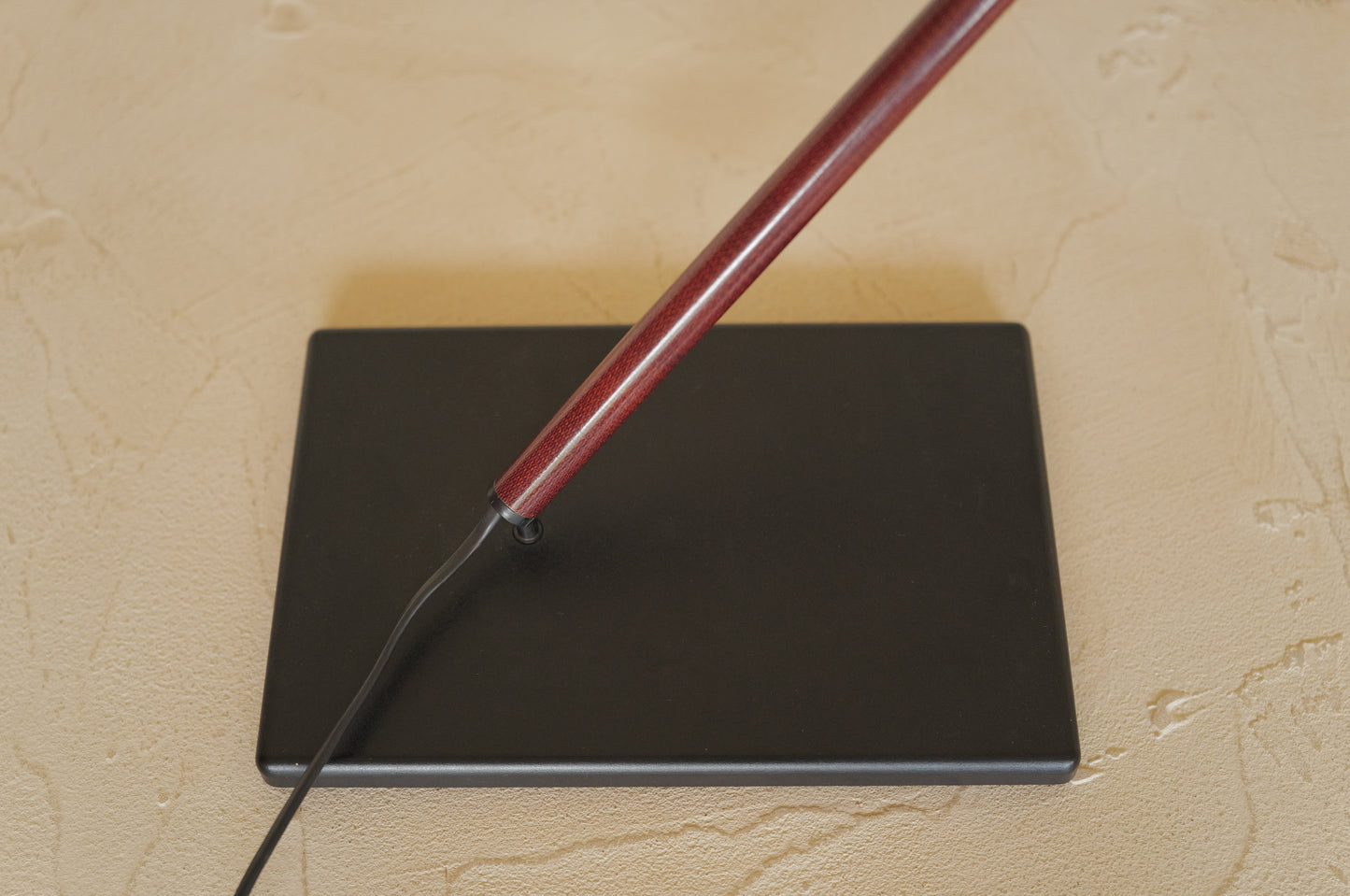 1970s Table lamp model 613 designed by Paolo Rizzatto & Gino Sarfatti. Produced by Arteluce in Italy.