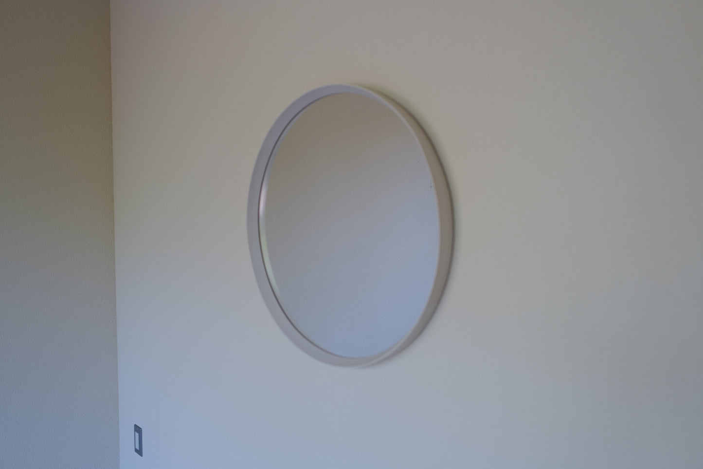 Midcentury White Mirror ①