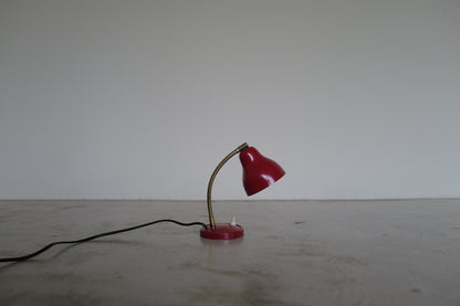 Red table lamp　 France ②