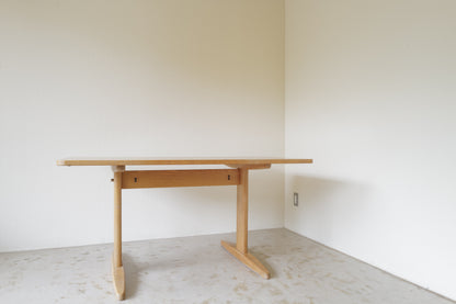 Shaker dining table in solid oak by Borge Mogensen