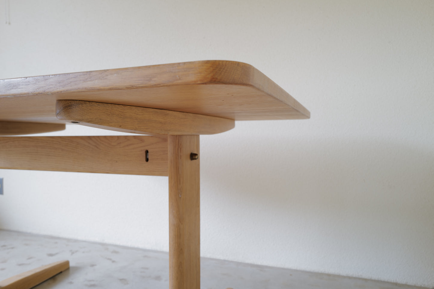 Shaker dining table in solid oak by Borge Mogensen